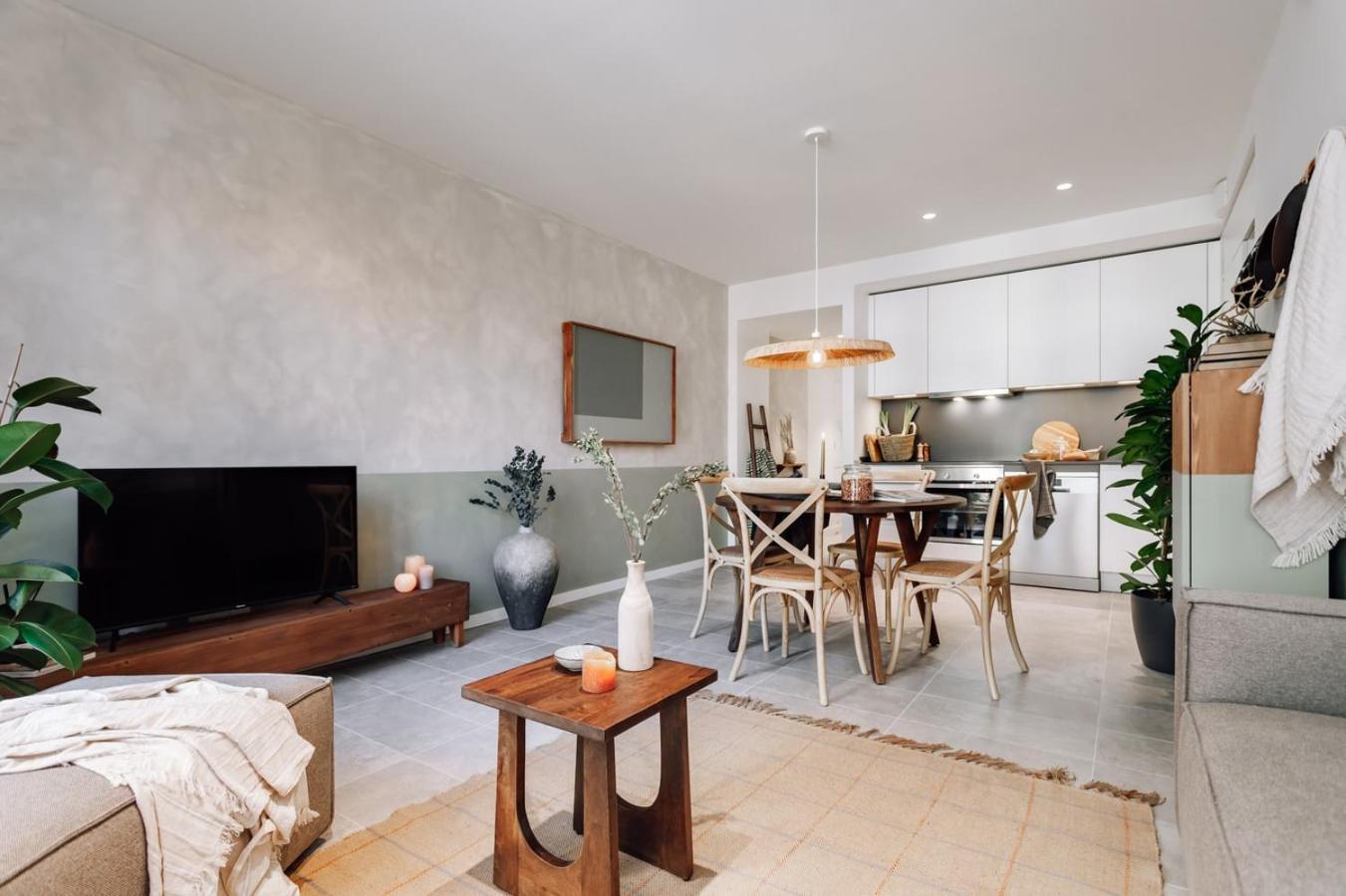 Mojacar - 2 Bedrooms In Eixample Esquerra Appartement Barcelona